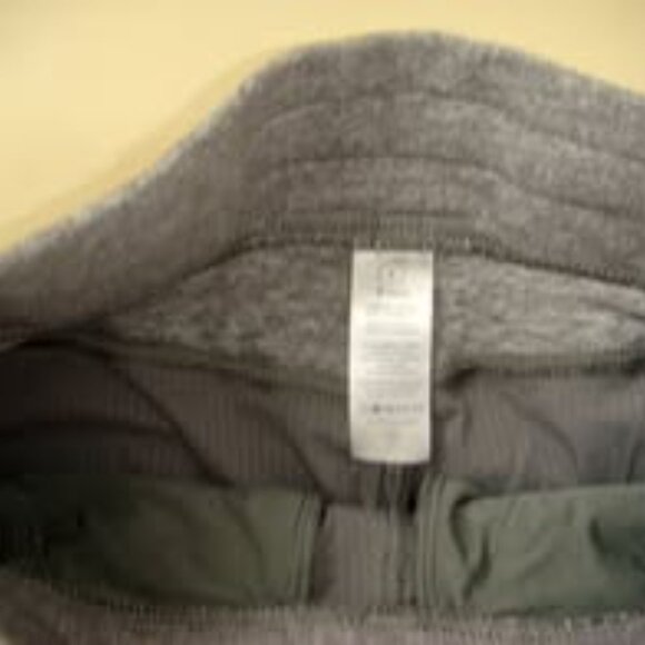 Ivivva Girl by Lululemon size 4  Live to Move crops capri unlined grey - Picture 2 of 3
